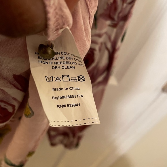 💝 Suzanne Betro Pink lace and cotton floral and butterfly blouse, 2X - Picture 6 of 14